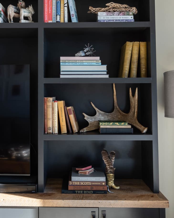 The Best Ways To Store Books In Your Bedroom Apartment Therapy